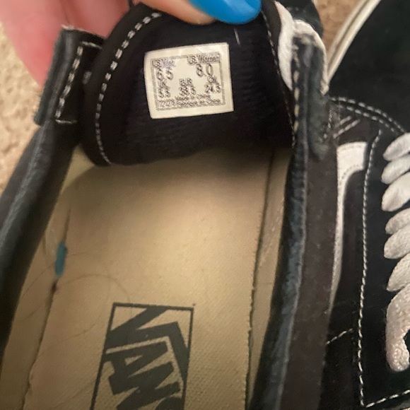 Vans - Picture 3 of 3